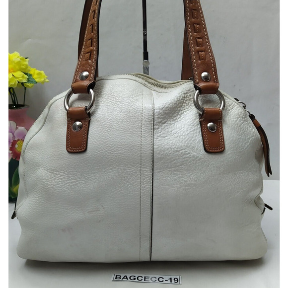 Coach Soho White Pebbled Leather Domed Buckle Pocket ZIpper Satchel Shoulder Bag - Picture 2 of 15